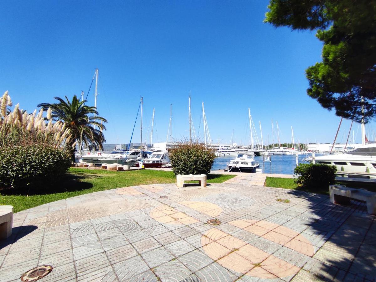 Magnifique T2 Au Calme Avec Une Superbe Vue Sur Le Port カネ エクステリア 写真