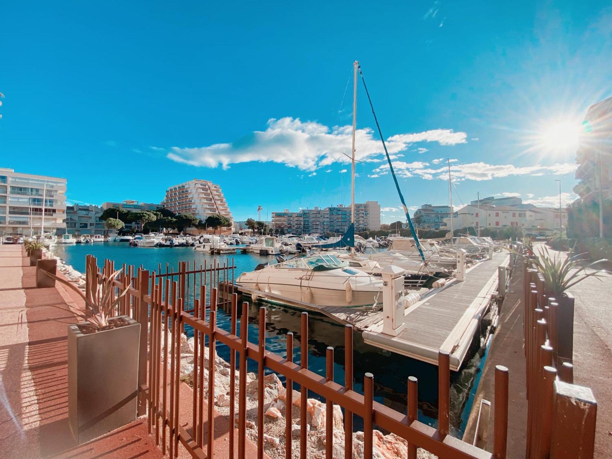 Magnifique T2 Au Calme Avec Une Superbe Vue Sur Le Port カネ エクステリア 写真
