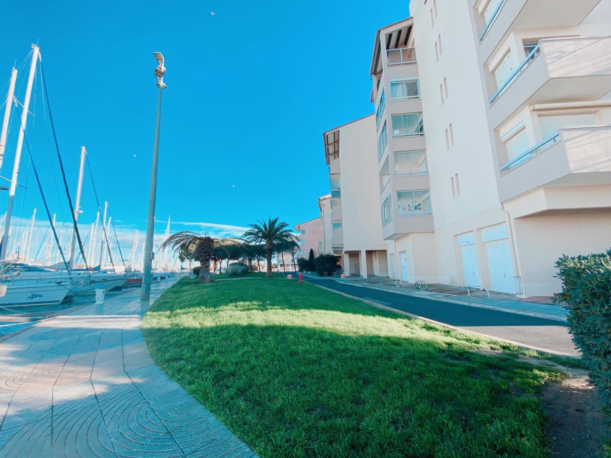 Magnifique T2 Au Calme Avec Une Superbe Vue Sur Le Port カネ エクステリア 写真