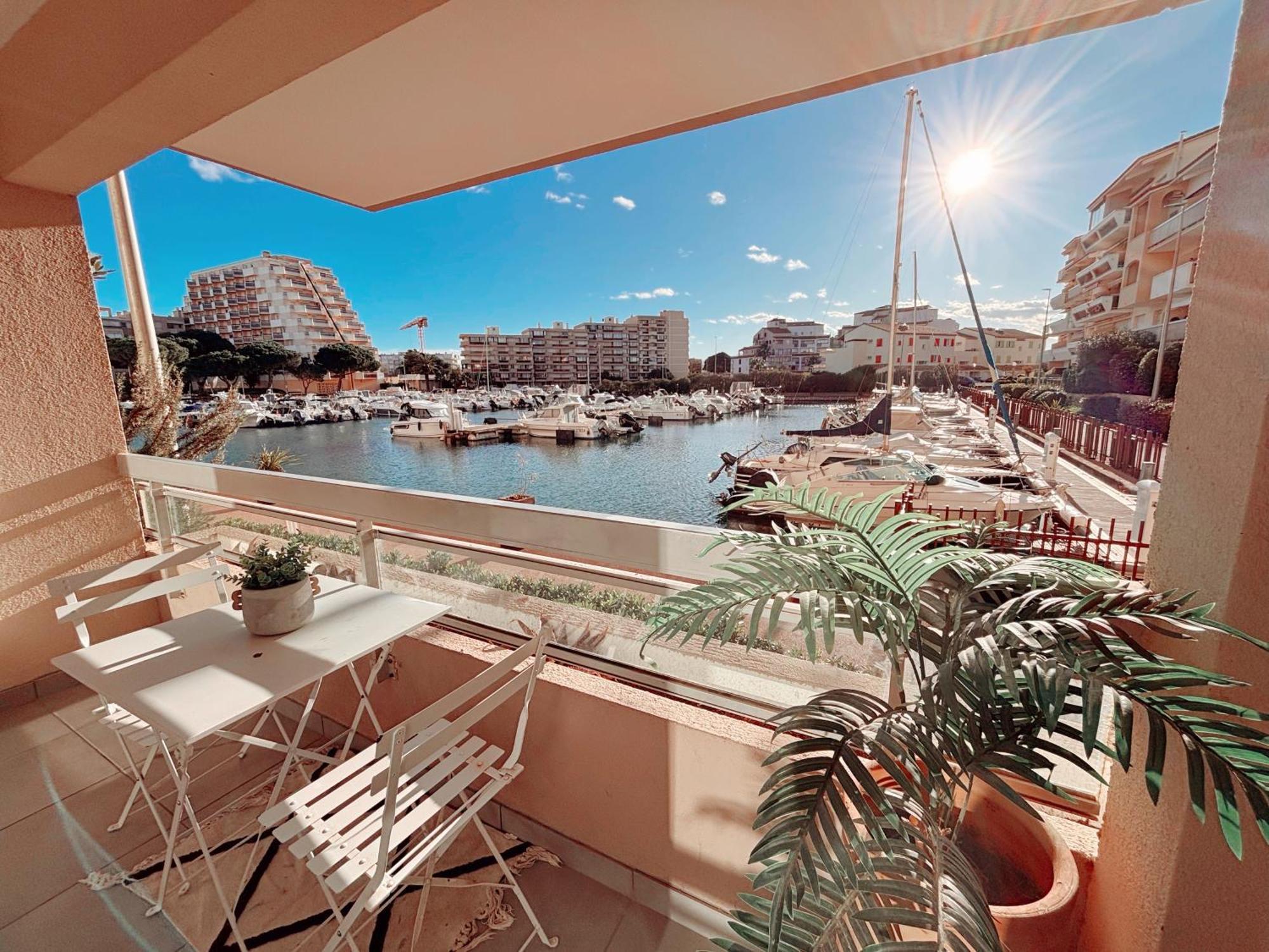 Magnifique T2 Au Calme Avec Une Superbe Vue Sur Le Port カネ エクステリア 写真